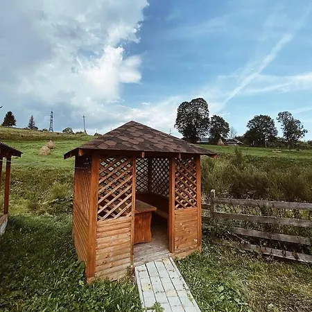 Holiday home Osa - дерев'яні будиночки біля гірськолижного курорту *